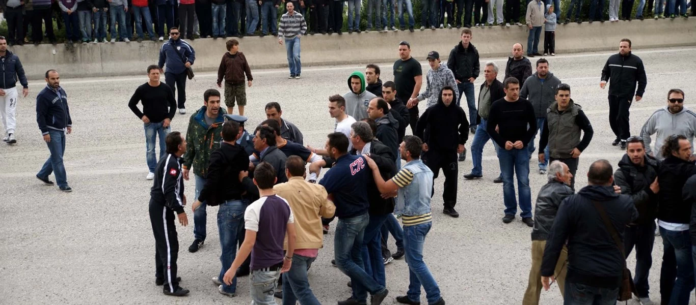 Σάμος: Επίθεση από μεθυσμένους παράνομους μετανάστες δέχτηκαν ο δήμαρχος & κάτοικοι του νησιού!